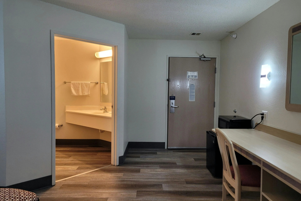 Modern Stay 39 Lakeview By OYO Minonk