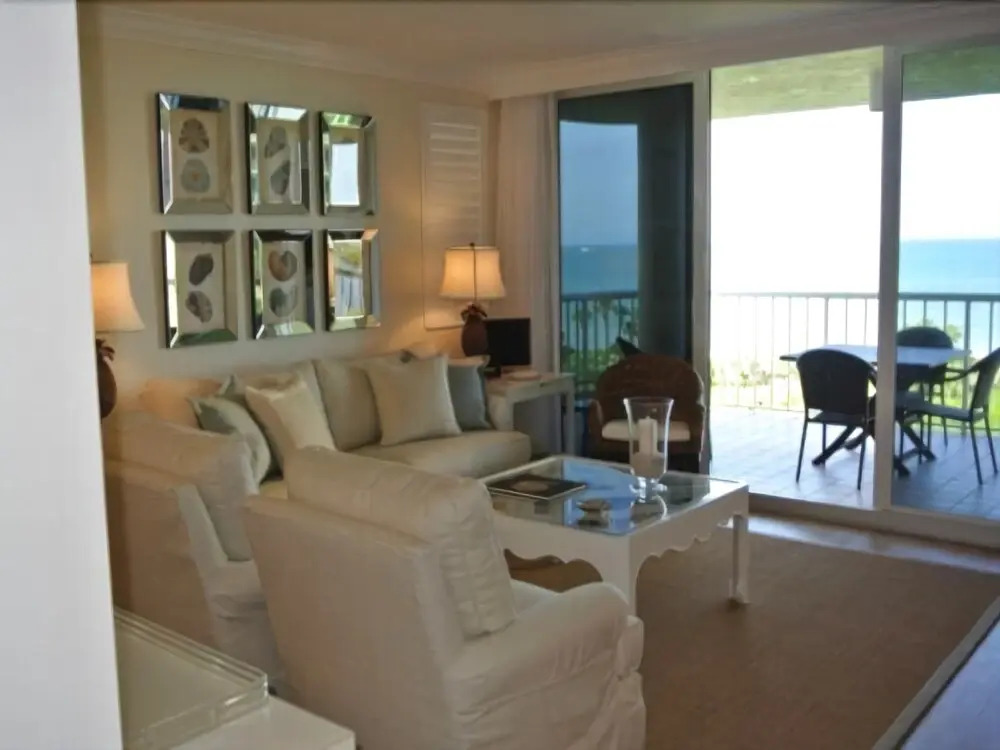 Seagate W 502 - 2 Br Condo