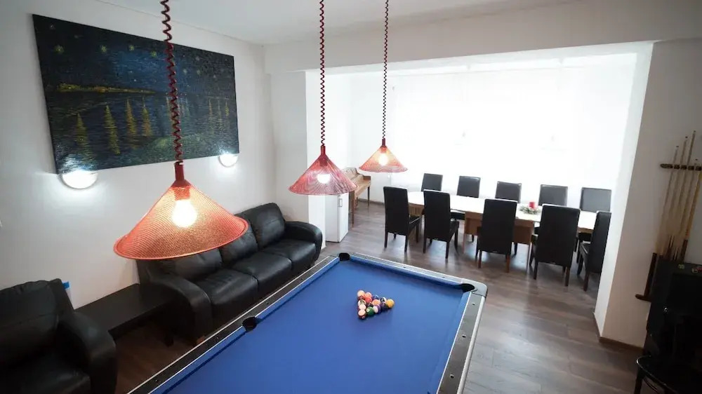 Apartmenthaus am Waldrand- Küche - Frühstück - Balkon