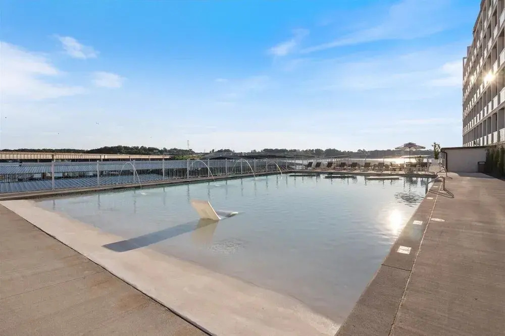 Lakefront Topsider Condo w/ Boat Slip, 2 Pools & Large Deck