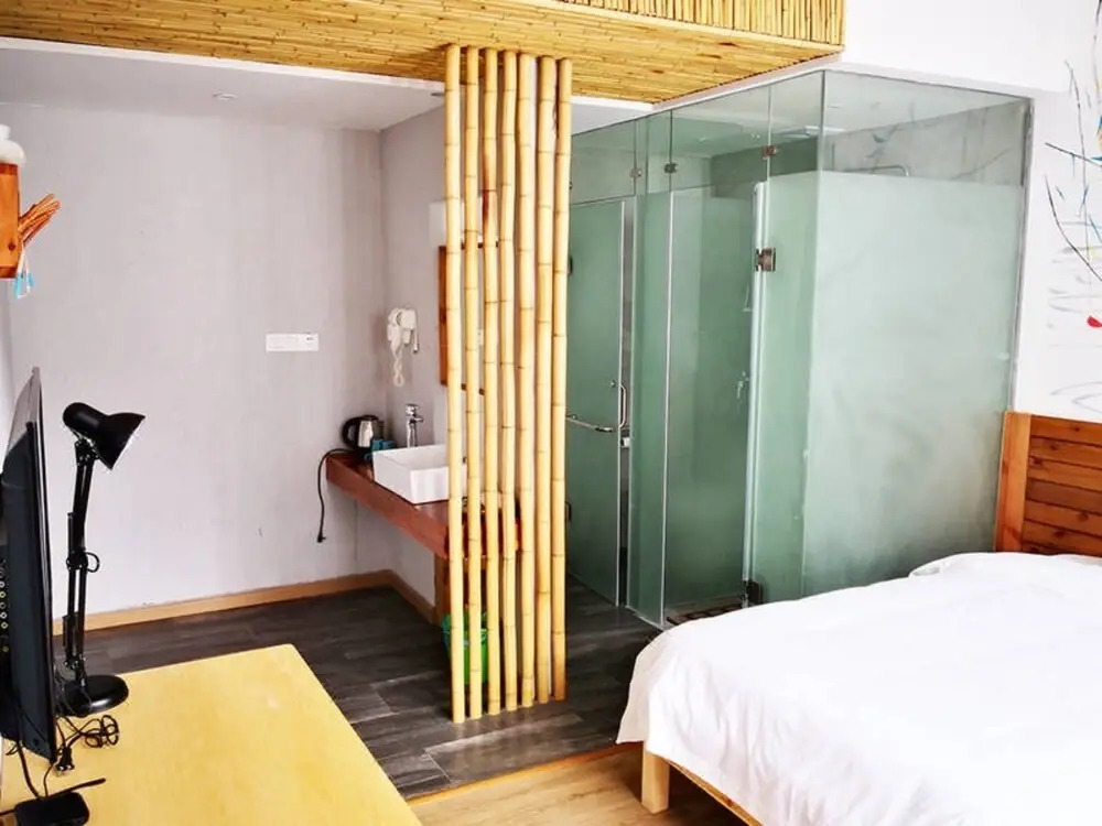 Bajie Youth Hostel National Forest Park