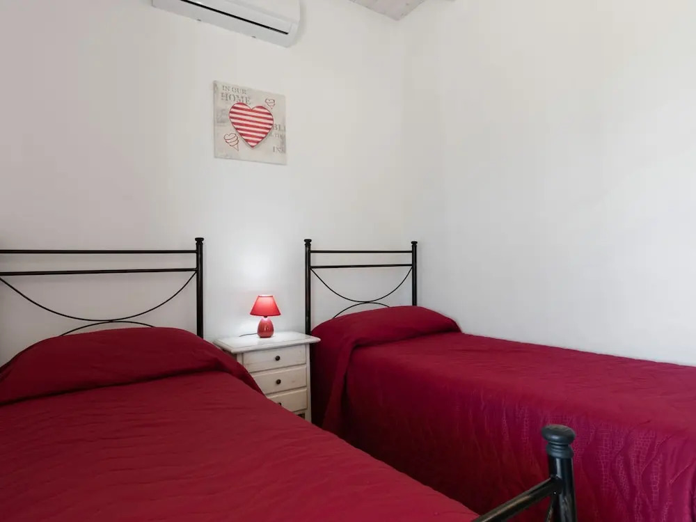 Belvilla by OYO Comfy Villa in Noto With Garden