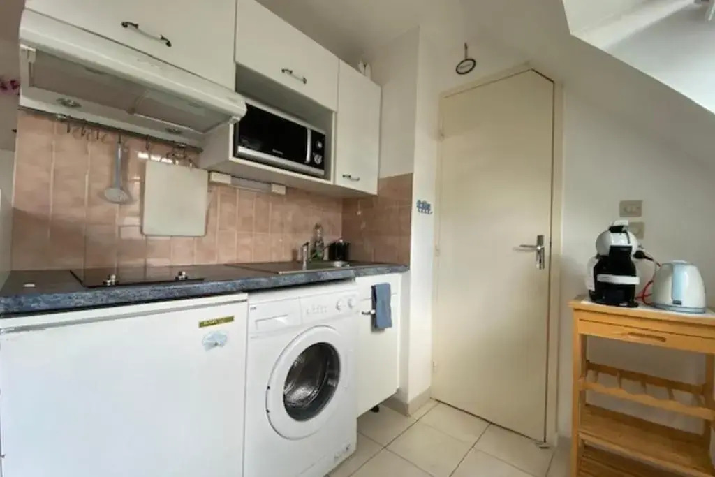 Cosy 36m With Balcony Near The Beach!