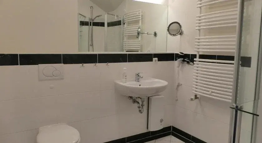 strandnahe FeWo mit 2 Schlafzimmern und Balkon, Residenz Prorer Wiek, Binz