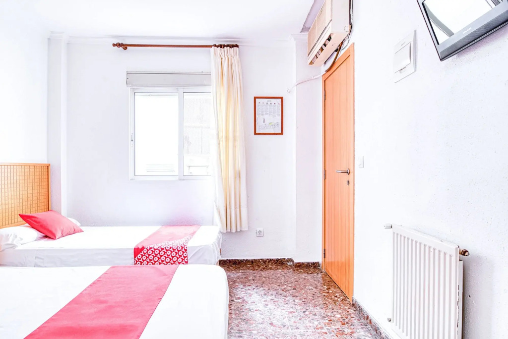 OYO Hostal Nova Picanya