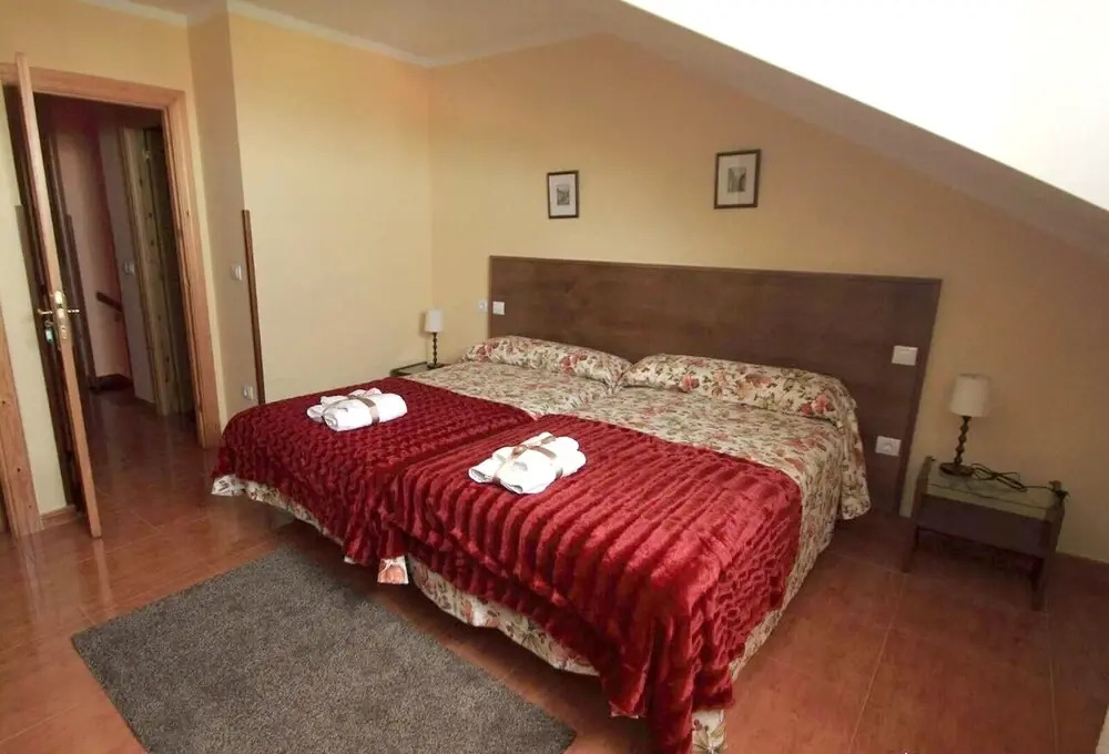 House With 3 Bedrooms in Oviñana, With Wonderful Mountain View, Furnished Terrace and Wifi