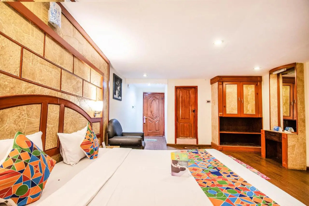 FabHotel Roshan Residency - Nr Kurinji Andavar Temple
