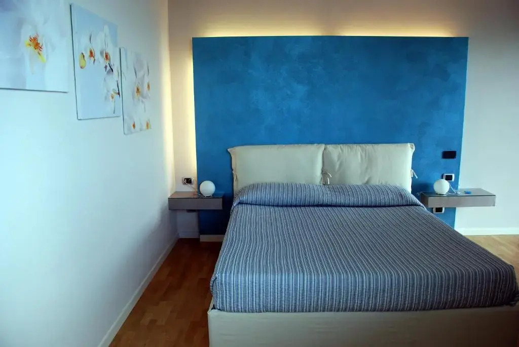 Villa Luna Stunning Modern Villa Shared Infinity Pool, Big garden, Fantastic lake view,AC