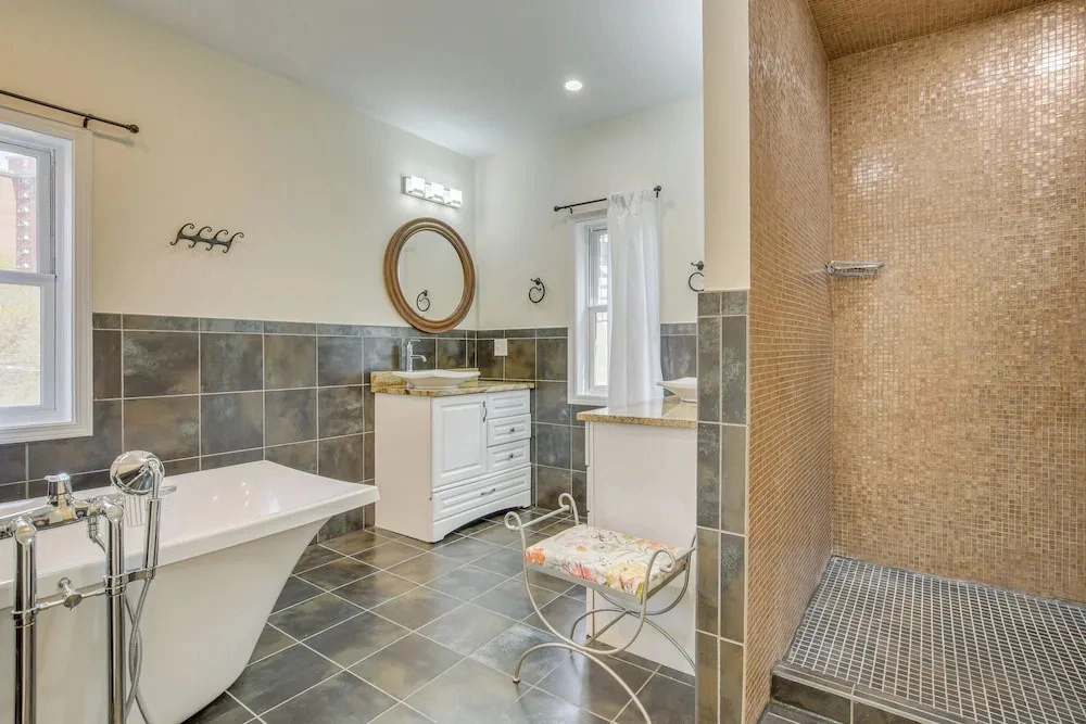 Steps to Lake & Beach! Multi-level Oakland Haven