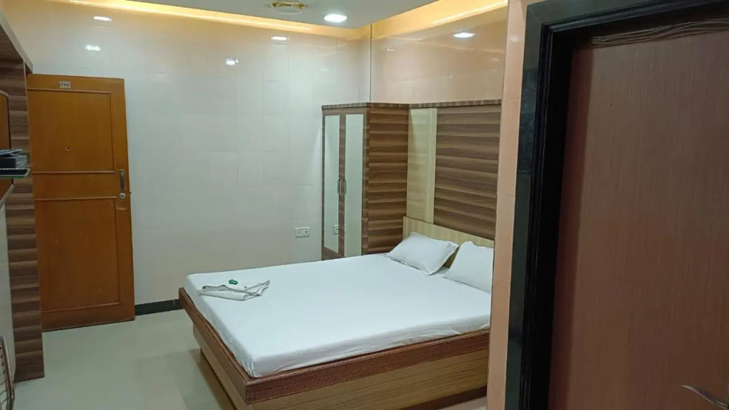 Hotel Parth