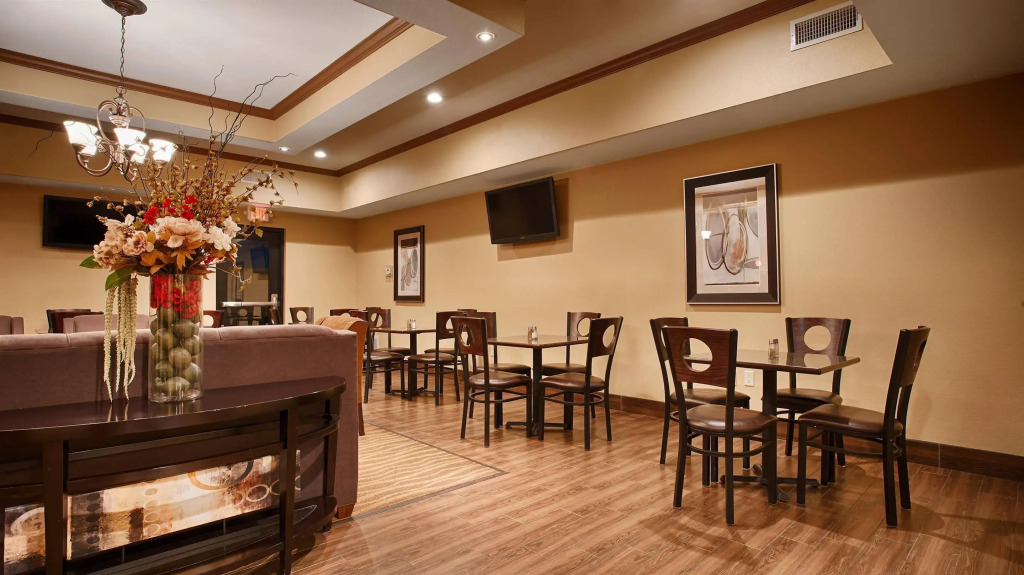 Best Western Plus Seminole Hotel & Suites