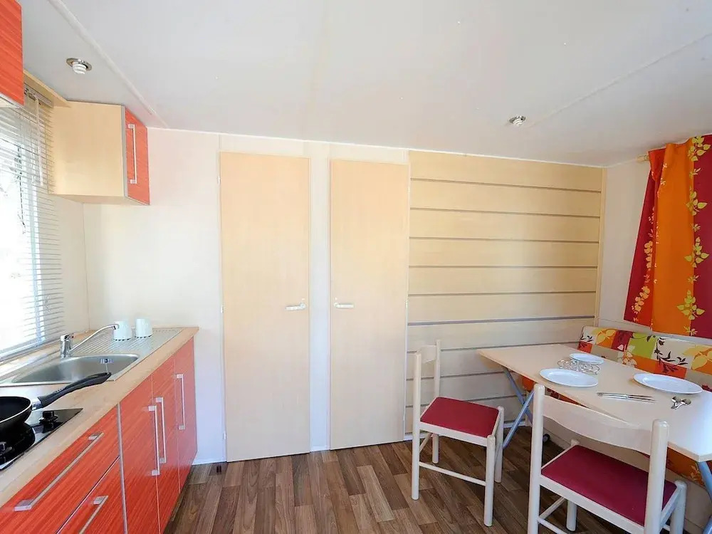 Cozy Mobile Home With AC in Quaint, and Green Camargue