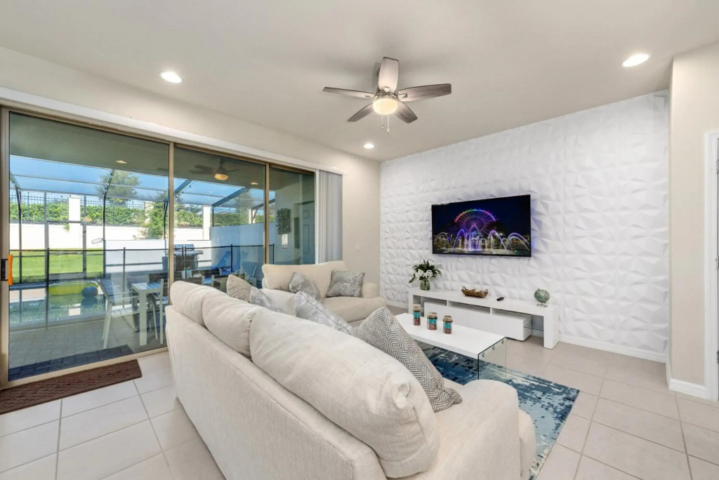 Amazing 5 Bedrooms Home With Pool/BBQ Near Disney