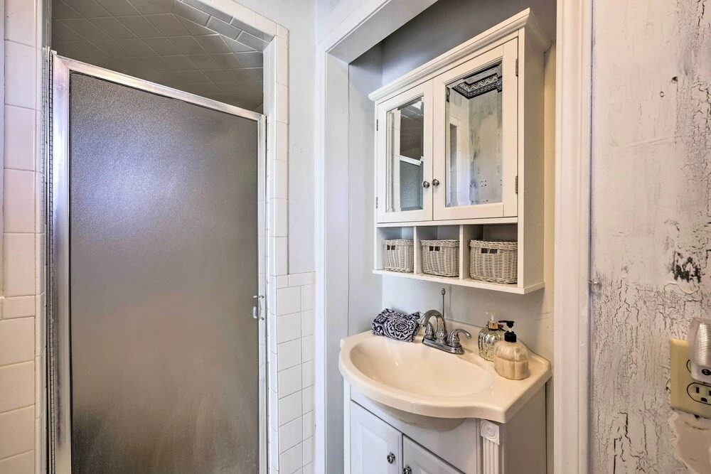 Private Pond + Patio: Expansive Escape in Rogers