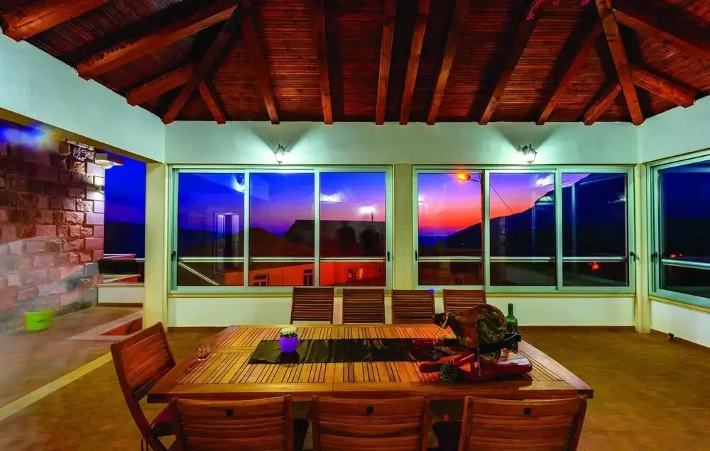 Villa Pave - Six-Bedroom Villa with Terrace and Swimming Pool