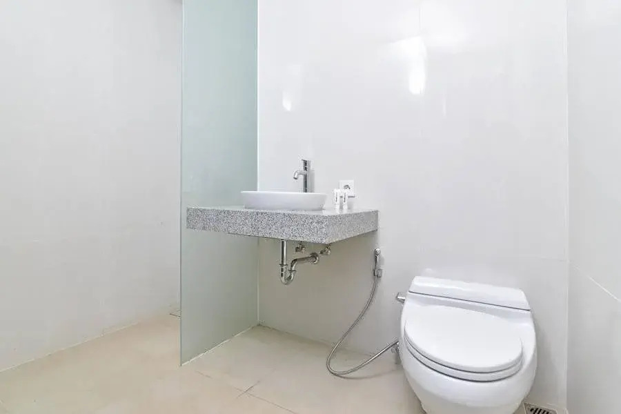 RedDoorz Plus near Pantai Jimbaran