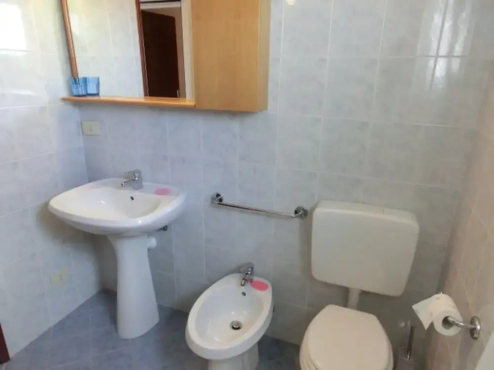 Elegant Renovated Flat on the 11th Floor With Lift and sea View by Beahost