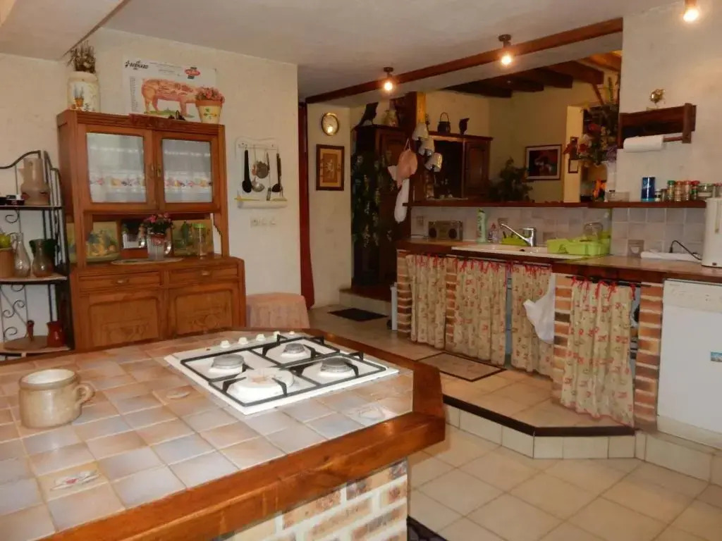 Gite Tresson, 4 pièces, 13 personnes - FR-1-410-143