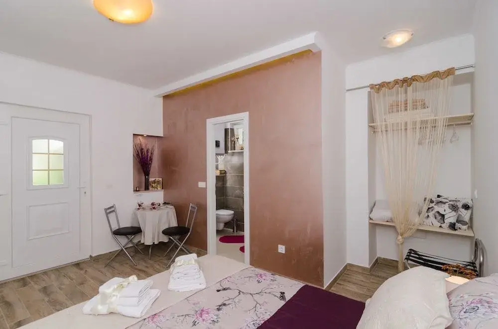 Apartment & Room Lady O