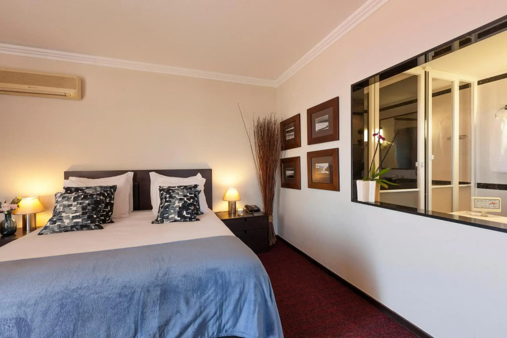 Carcavelos Beach Hotel