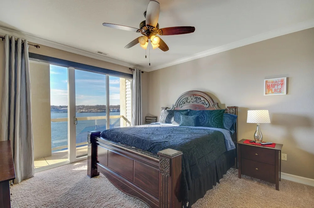 Waterfront Osage Beach Condo w/ Patio & Grill