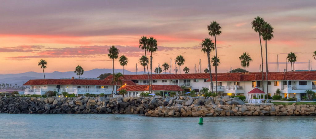 Oceanside Marina Suites - A Waterfront Hotel