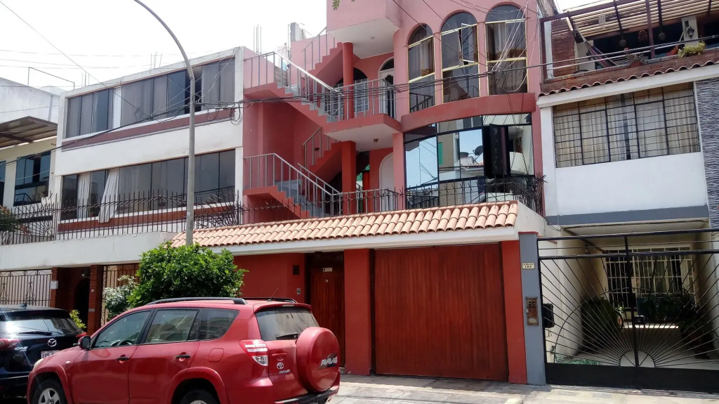 Blondys House