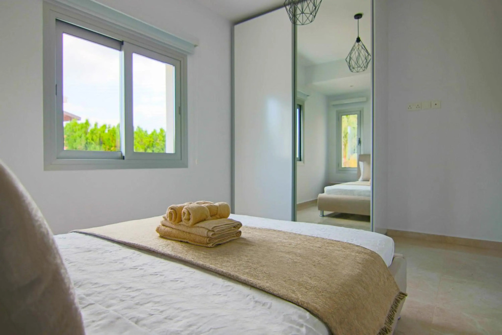 Phaedrus Living: Luxury Villa Ellison