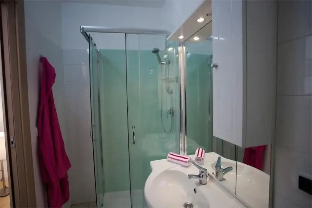 HomeHotels