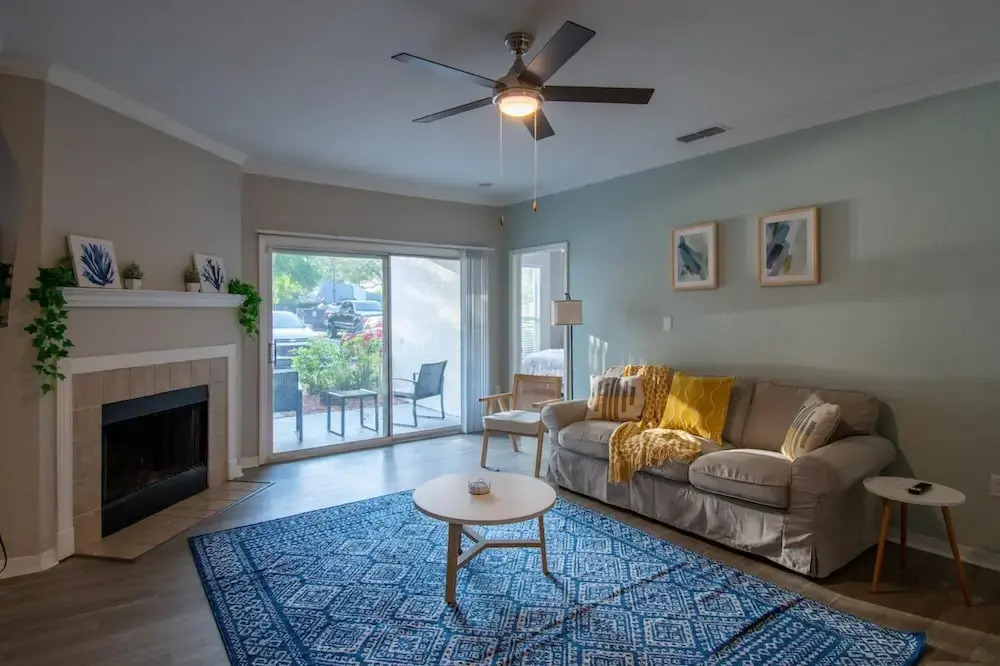 Upgraded 3 bed apt close to beaches and Mayo Clinic!