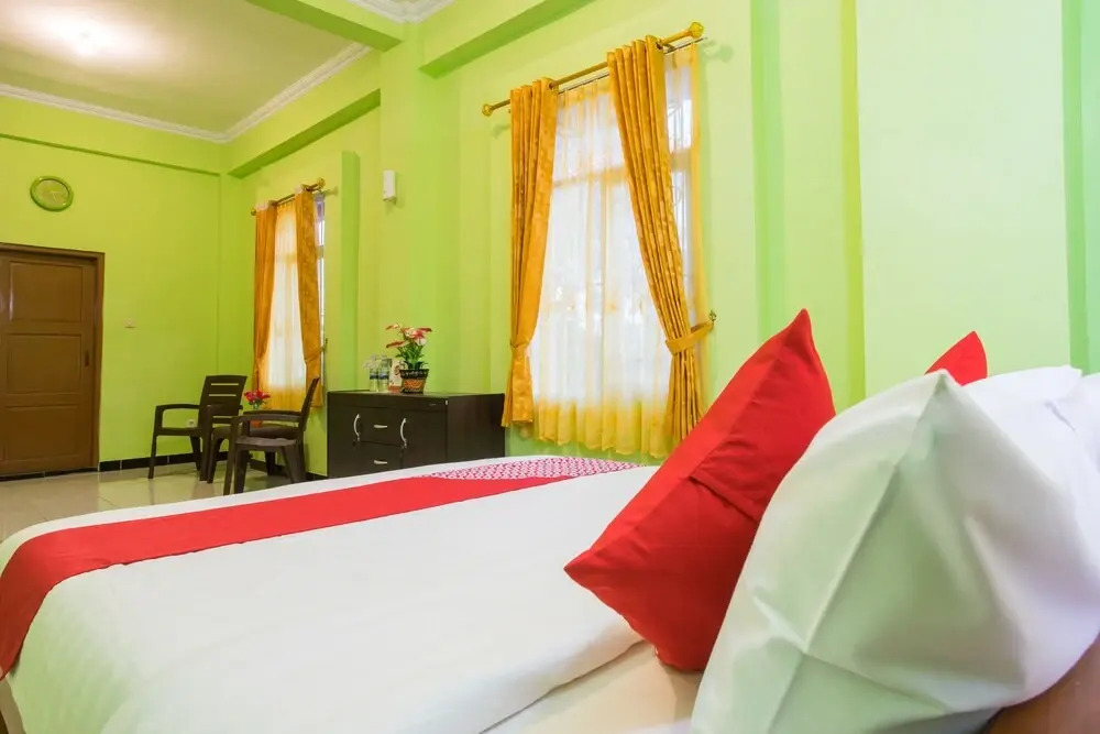 Rhona Guest House Syariah by OYO Rooms