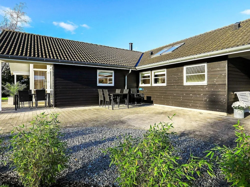 Charming Holiday Home in Væggerløse With Indoor Whirlpool