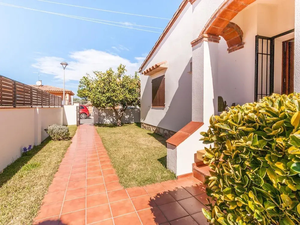 Cosy Holiday Home L'escala With Swimming Pool