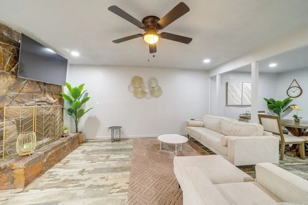 Pet-friendly Retreat w/ Yard, 12 Mi to Dtwn Tulsa