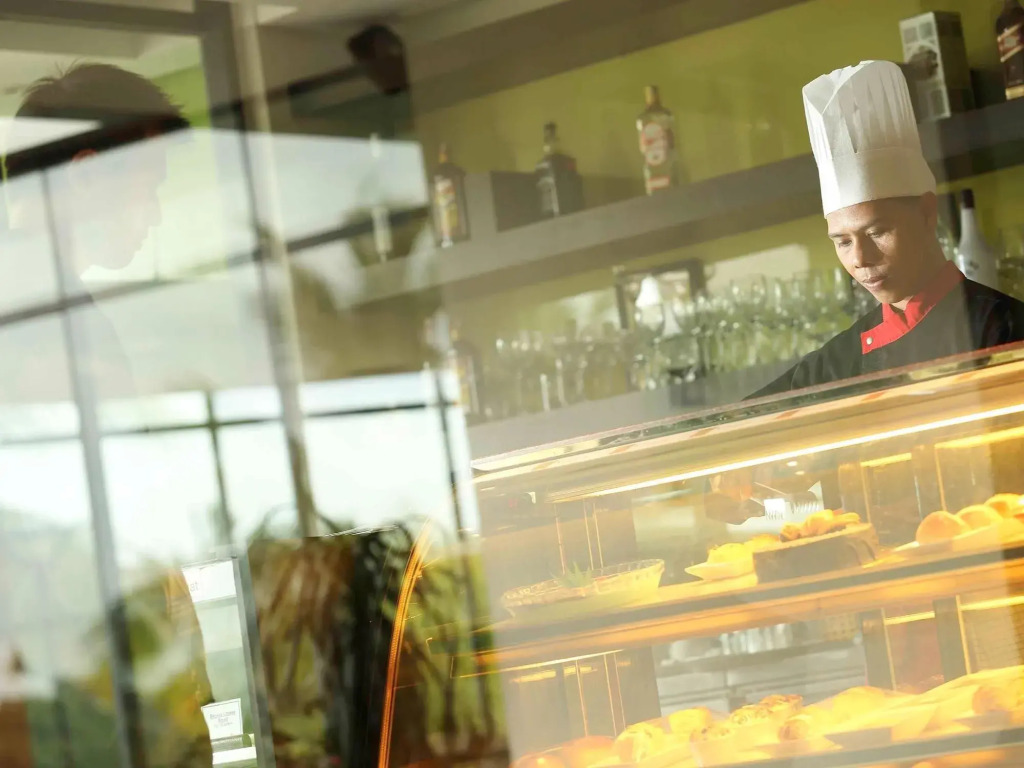 Отель Courtyard by Marriott Manado