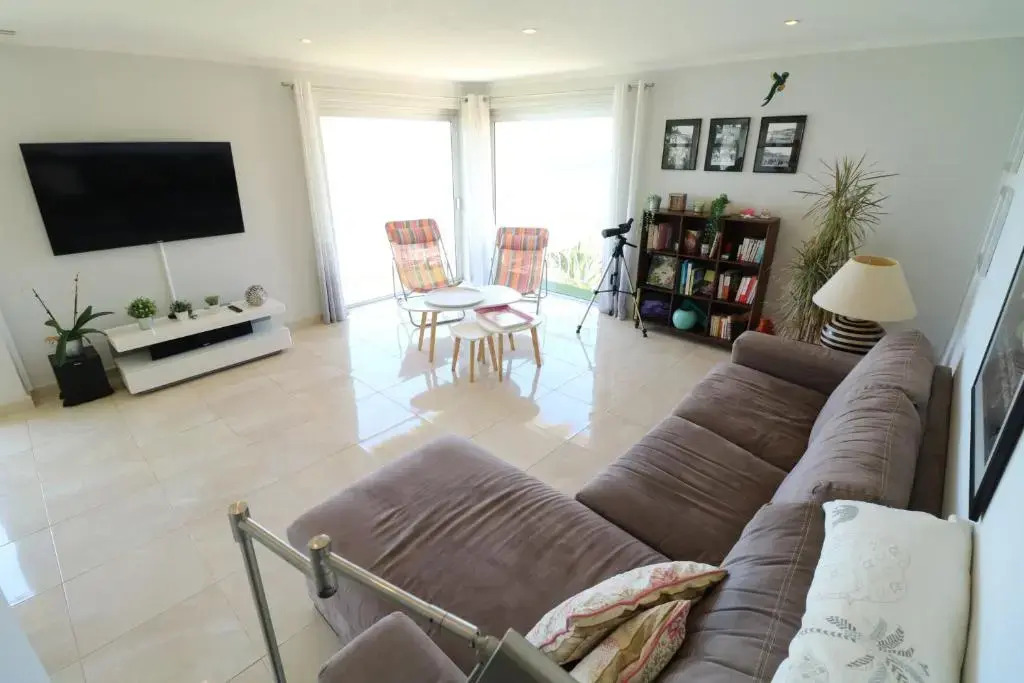 Fantastic sea view for this 2 bedroom up to 6 people 327