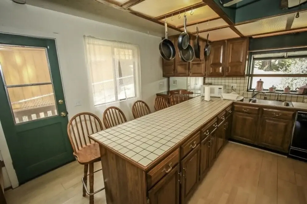 A Big Olympic Getaway 4 Bedroom Apts by RedAwning