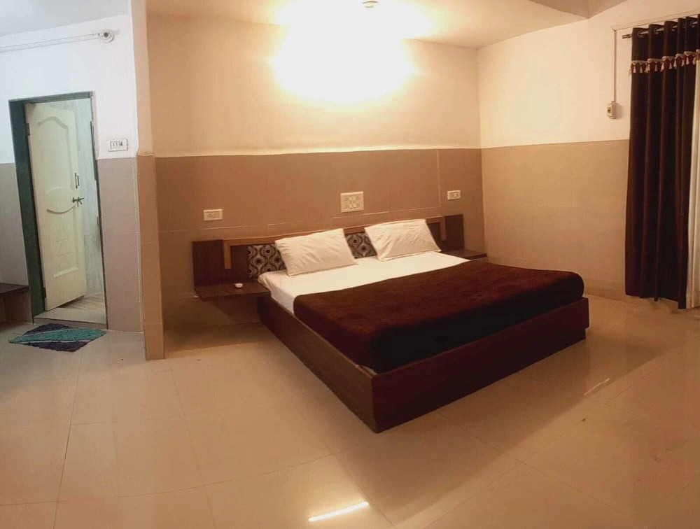 Hotel Crazy Home And Resort