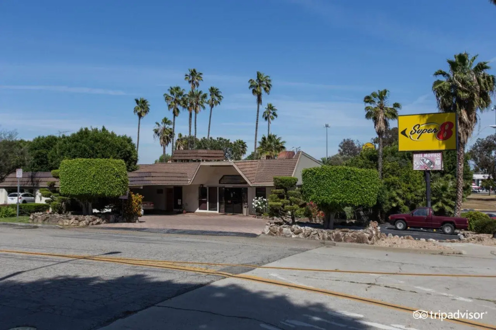 Super 8 Long Beach