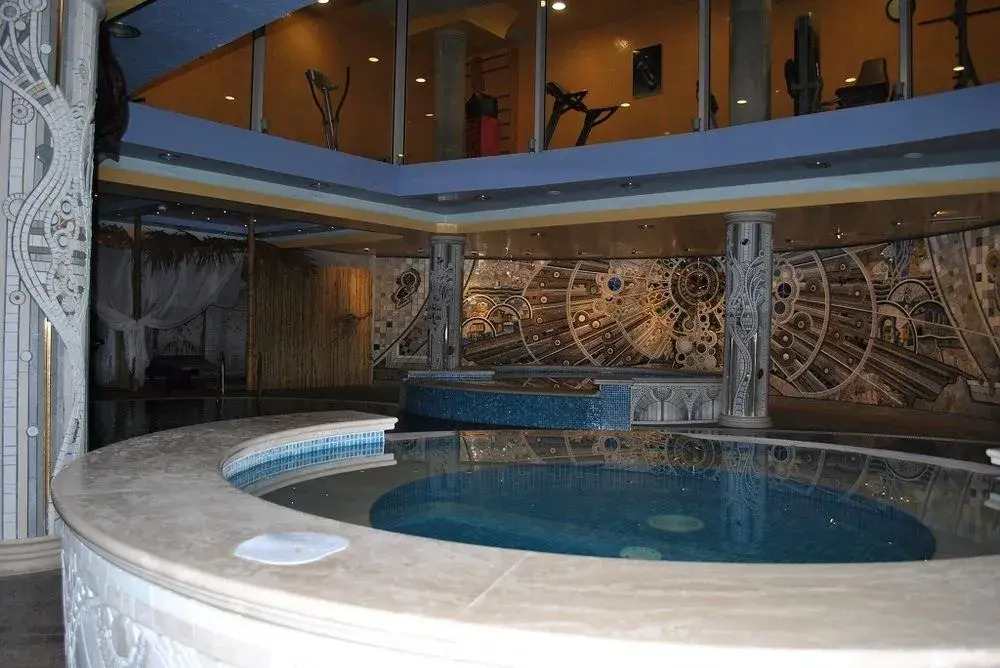 Platinum Hotel & Casino