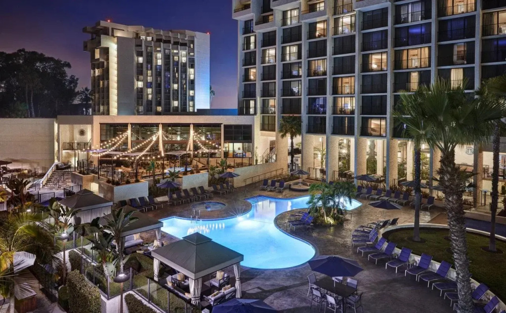 VEA Newport Beach, a Marriott Resort & Spa