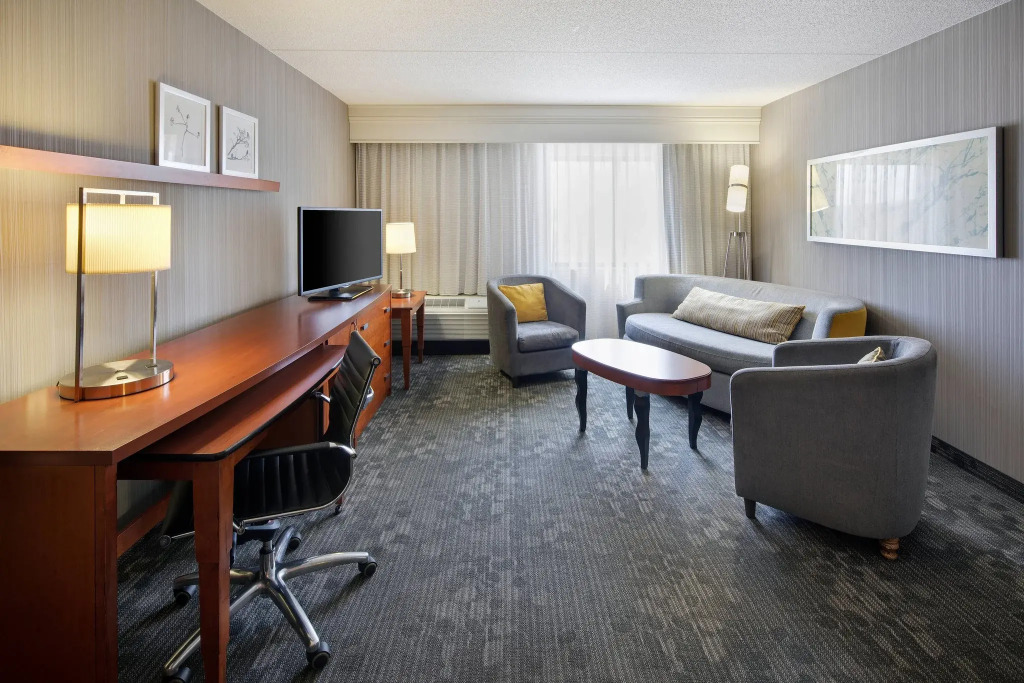 Courtyard by Marriott Cleveland Beachwood