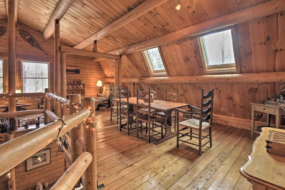 Rustic Madison 'treehouse' Cabin With Game Room!