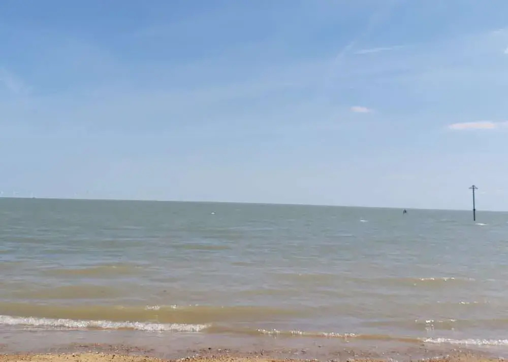 Adorable 2 Bedroom Caravan in Clacton-on-sea