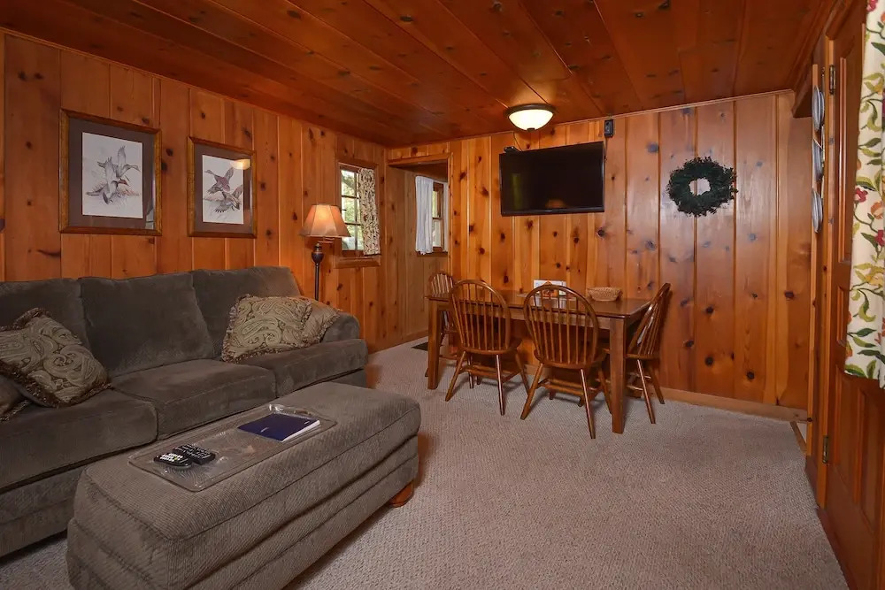Lakeside Hide-A-Way 2 Bedroom House