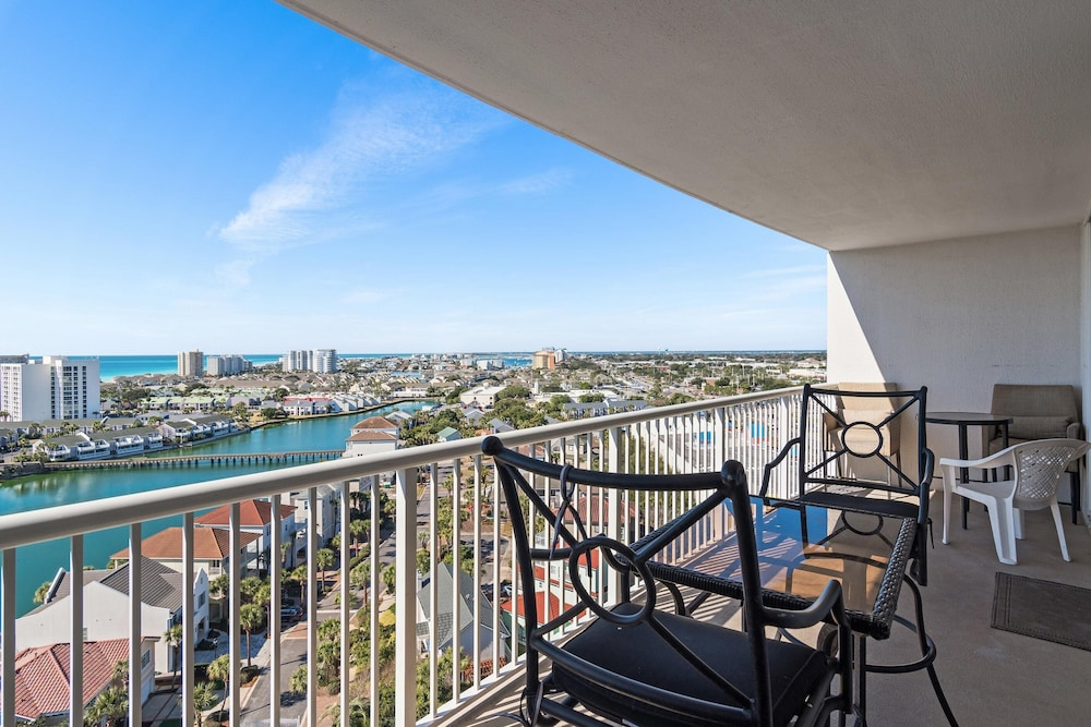 Pelican Beach Terrace 1404