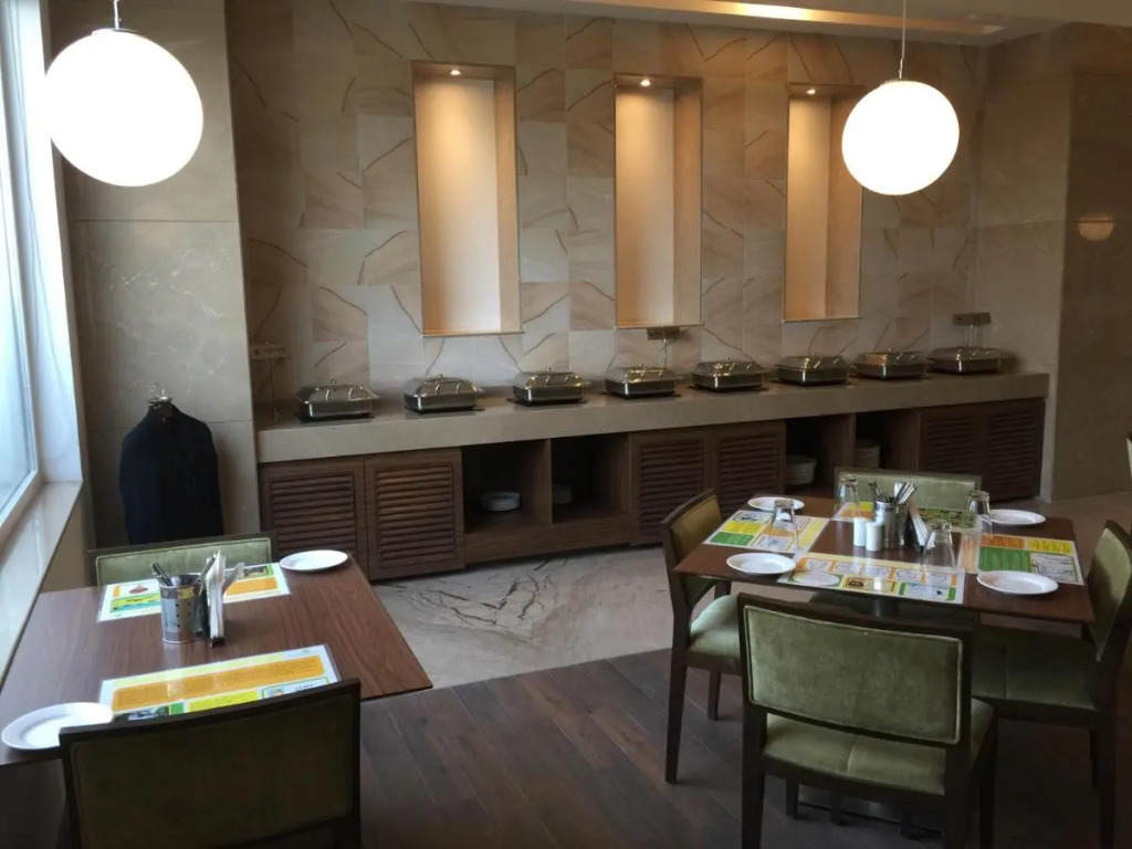 Lemon Tree Hotel, Sector 60, Gurugram