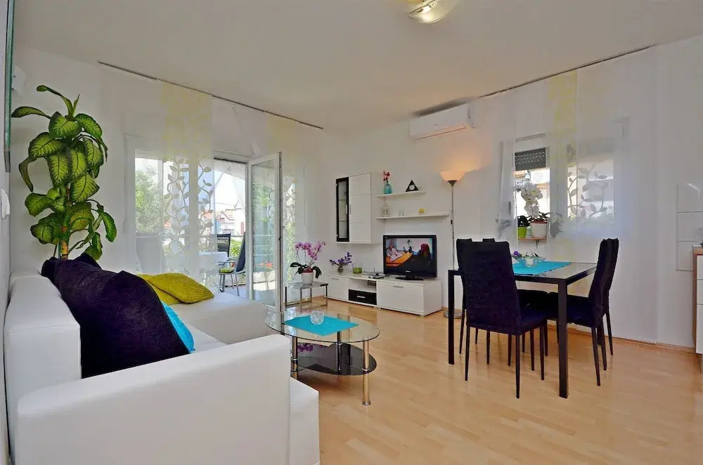 Apartment Radenka