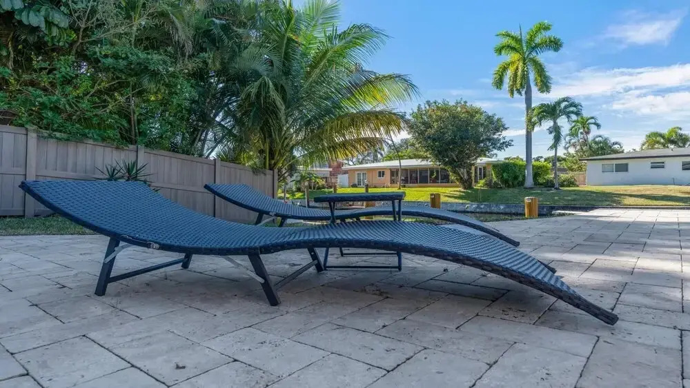 Coastal Cove - Dock Pool and Entertaining Space