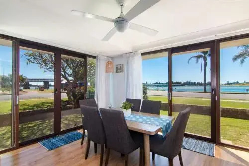 'Time and Tide' 1 - Ground Floor with Water Views